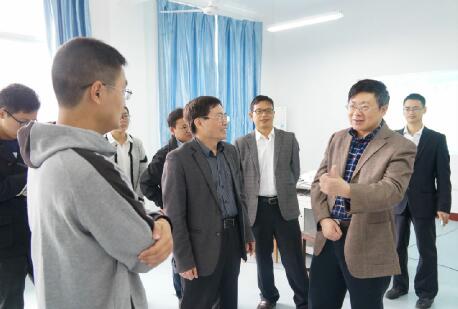 QQ截图20151125180101.jpg